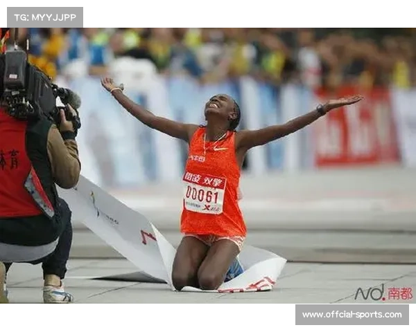 香港马拉松吸引7万跑者，埃塞俄比亚选手夺男子全马冠军